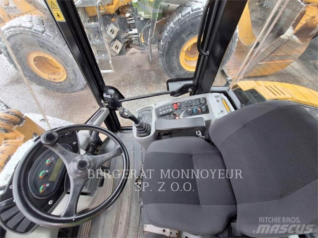 CAT 906M Chargeuse sur pneus