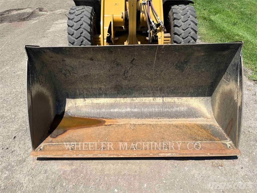 CAT 906M Chargeuse sur pneus