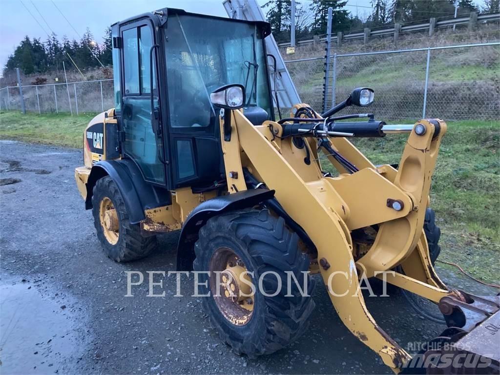 CAT 906M Chargeuse sur pneus