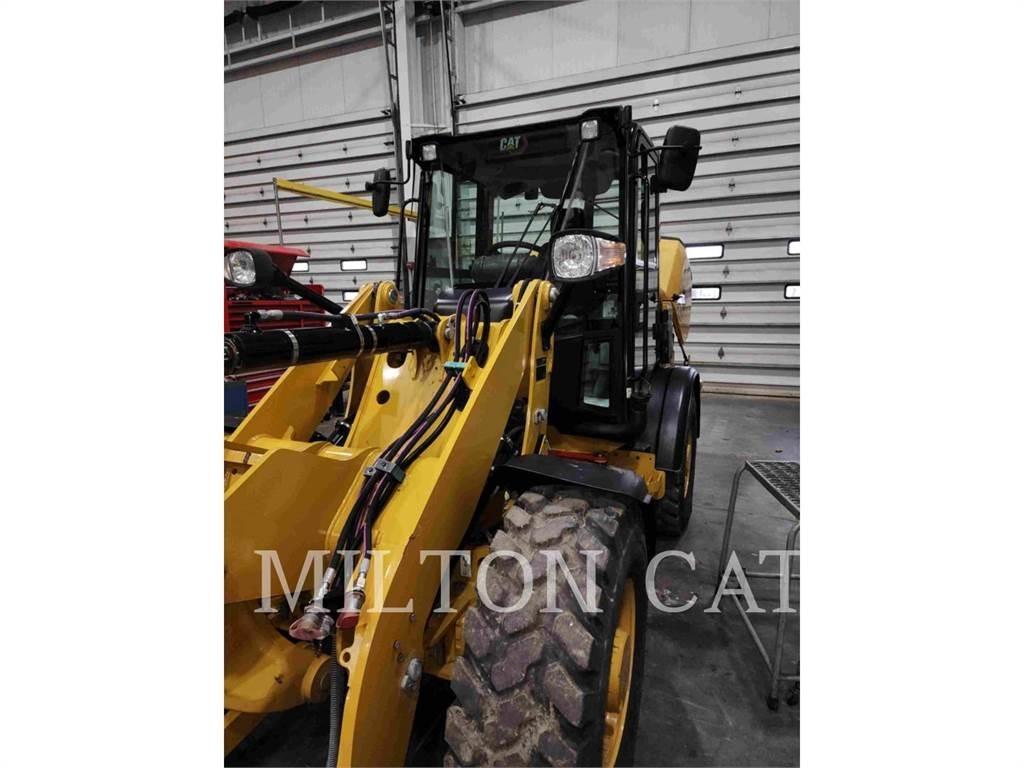 CAT 906M Chargeuse sur pneus