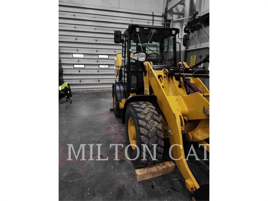 CAT 906M Chargeuse sur pneus