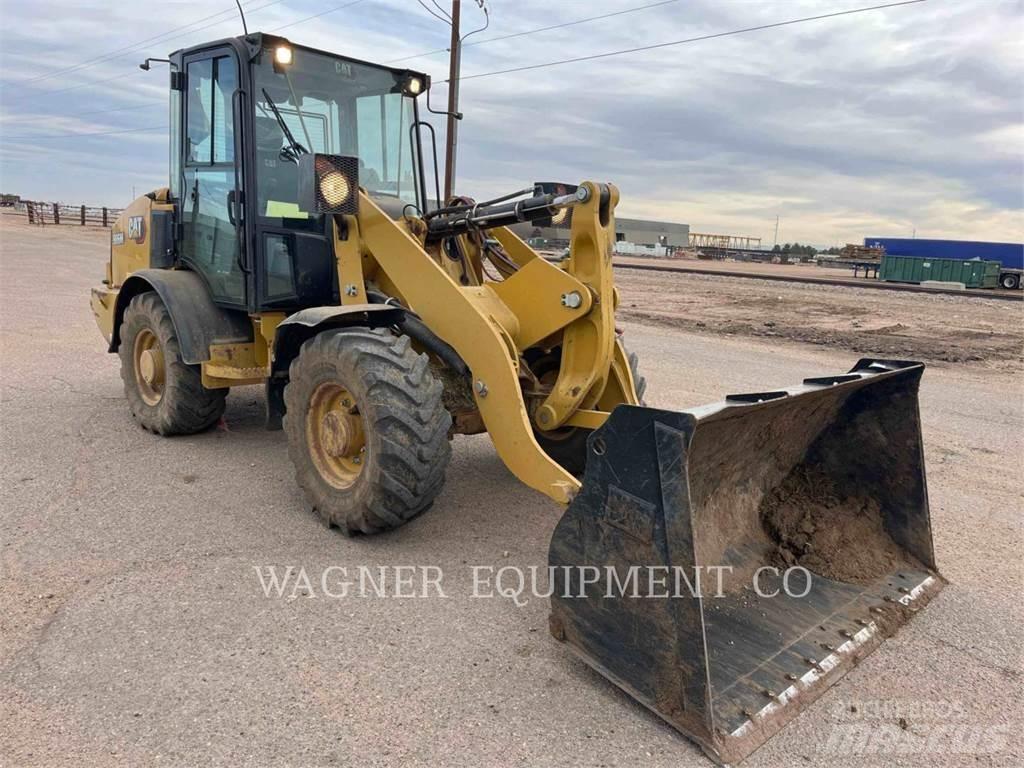 CAT 906M Chargeuse sur pneus