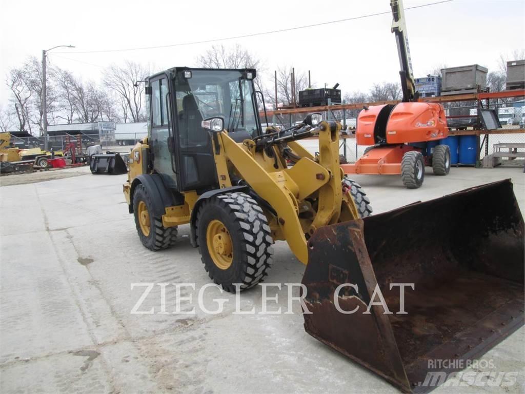 CAT 906M Chargeuse sur pneus