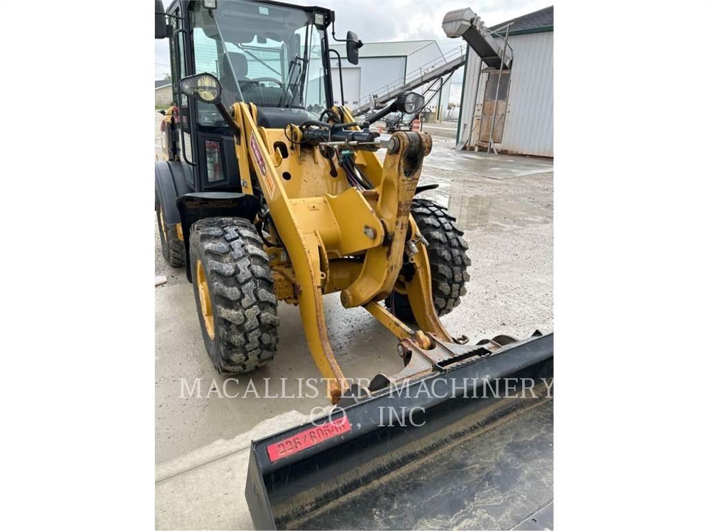 CAT 906M Chargeuse sur pneus