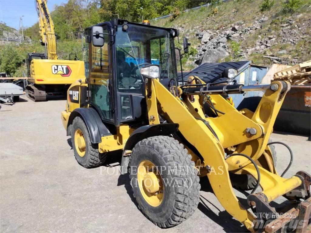 CAT 906M Chargeuse sur pneus