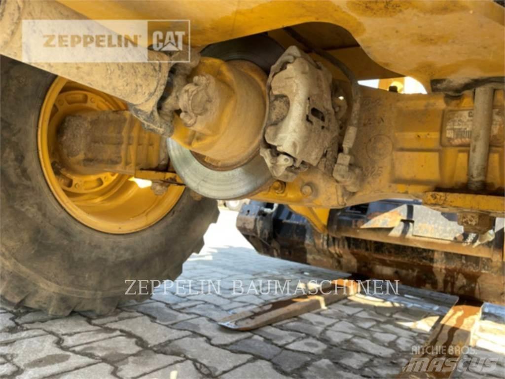 CAT 906M Chargeuse sur pneus