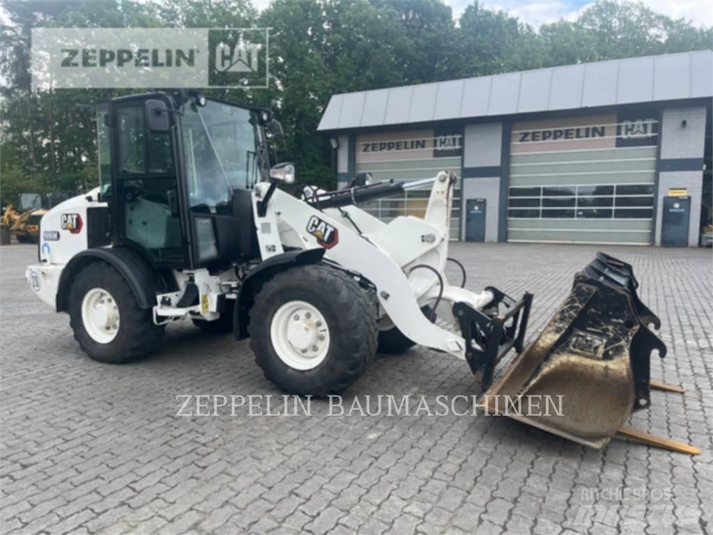 CAT 906M Chargeuse sur pneus
