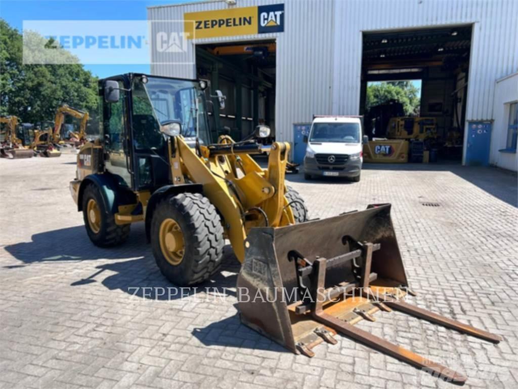 CAT 906M Chargeuse sur pneus