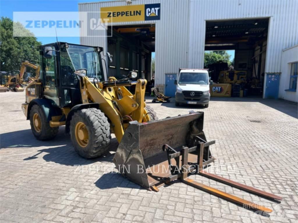 CAT 906M Chargeuse sur pneus