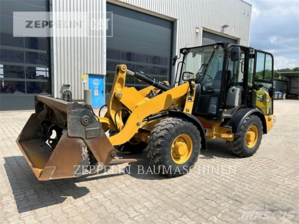 CAT 906M Chargeuse sur pneus