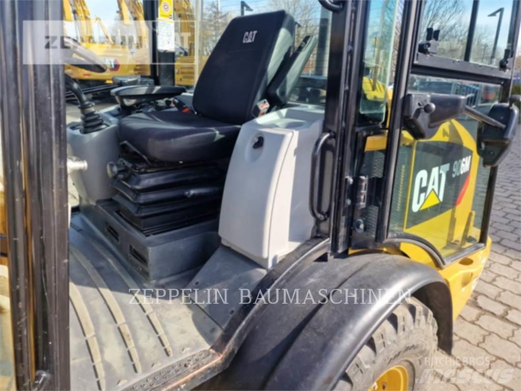 CAT 906M Chargeuse sur pneus