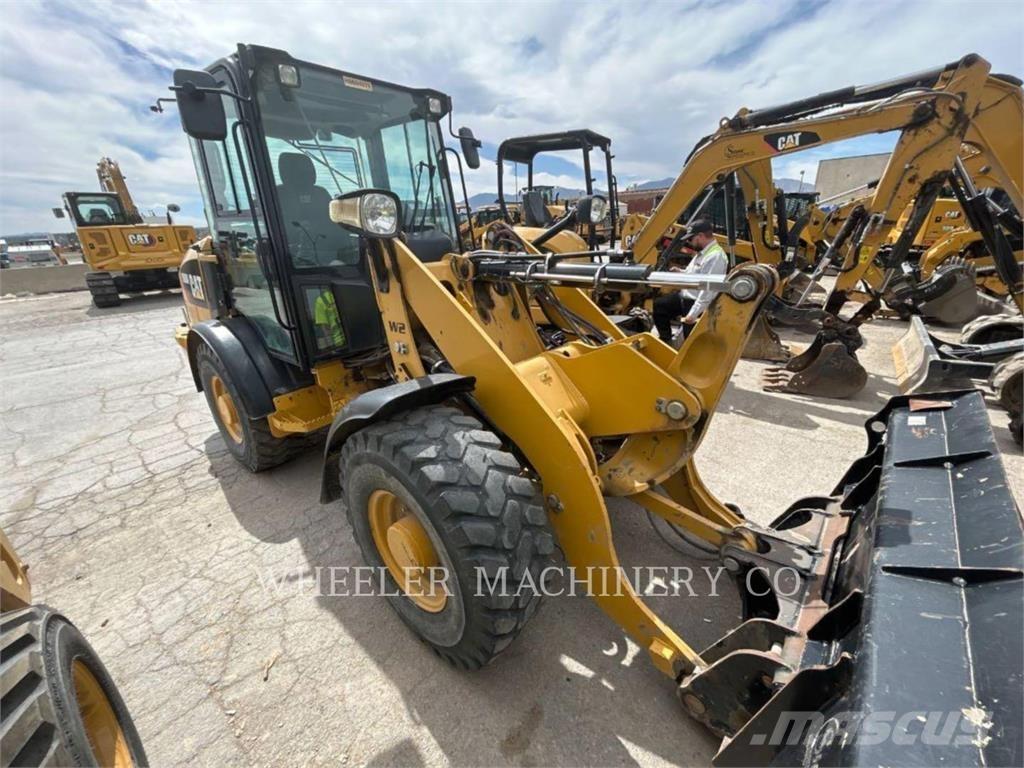 CAT 906M Chargeuse sur pneus