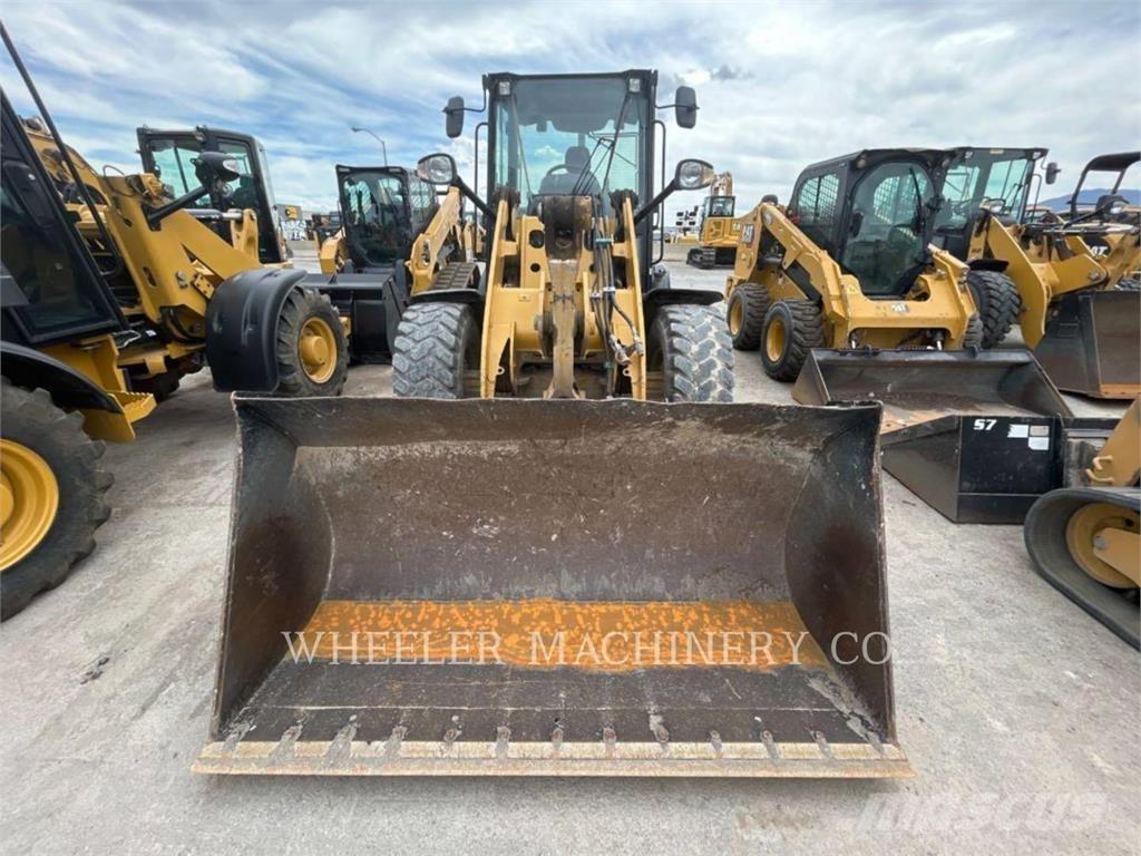 CAT 906M Chargeuse sur pneus