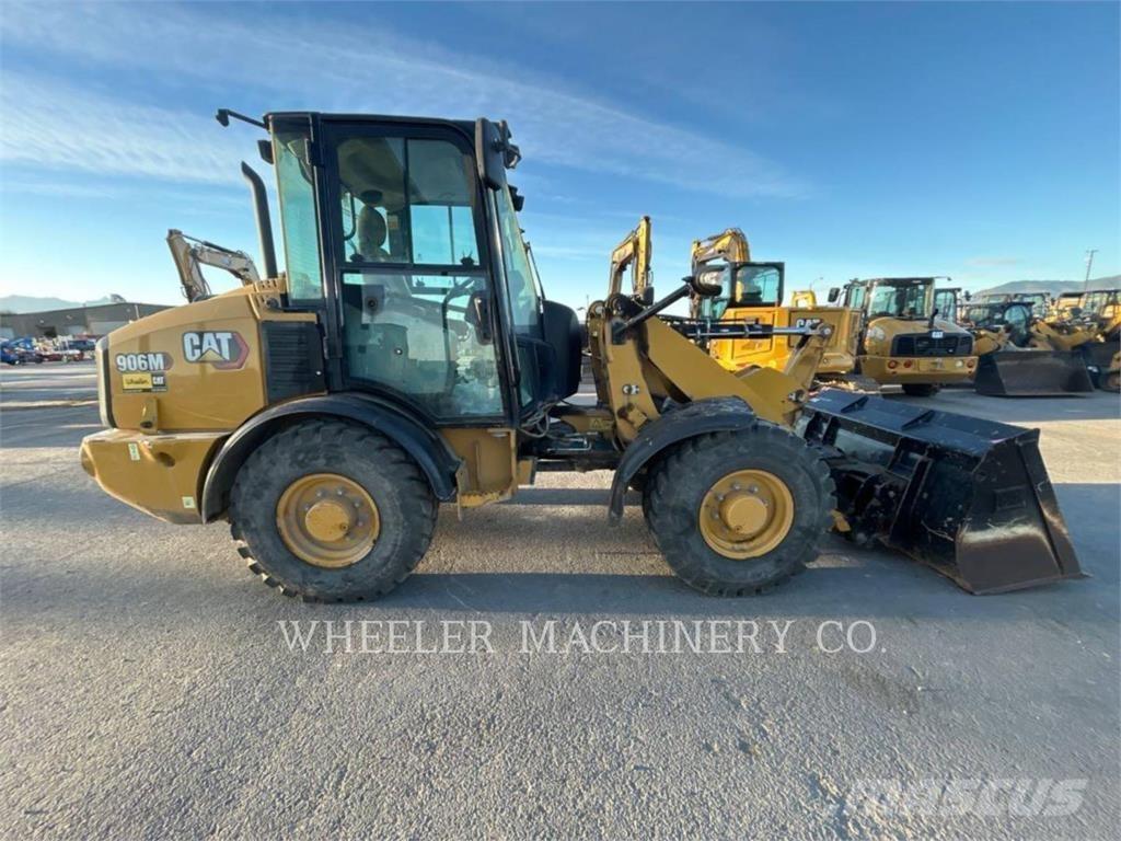 CAT 906M Chargeuse sur pneus