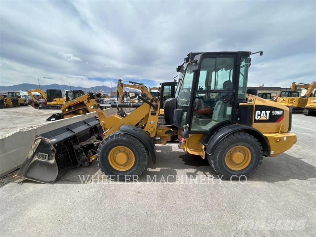 CAT 906M Chargeuse sur pneus