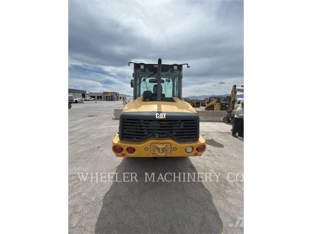 CAT 906M Chargeuse sur pneus
