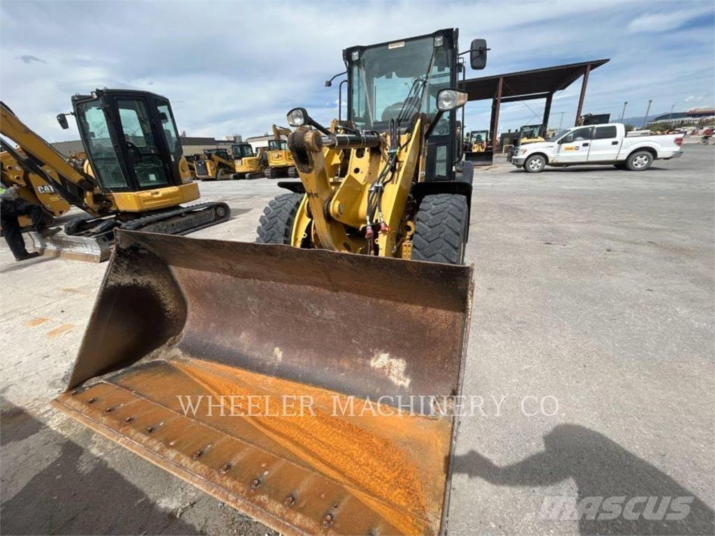 CAT 906M Chargeuse sur pneus