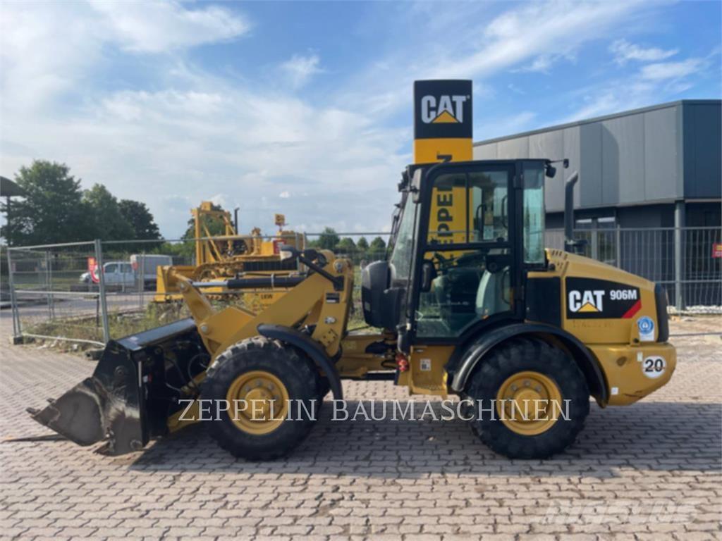CAT 906M Chargeuse sur pneus