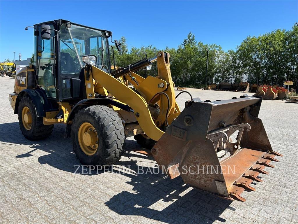 CAT 906M Chargeuse sur pneus