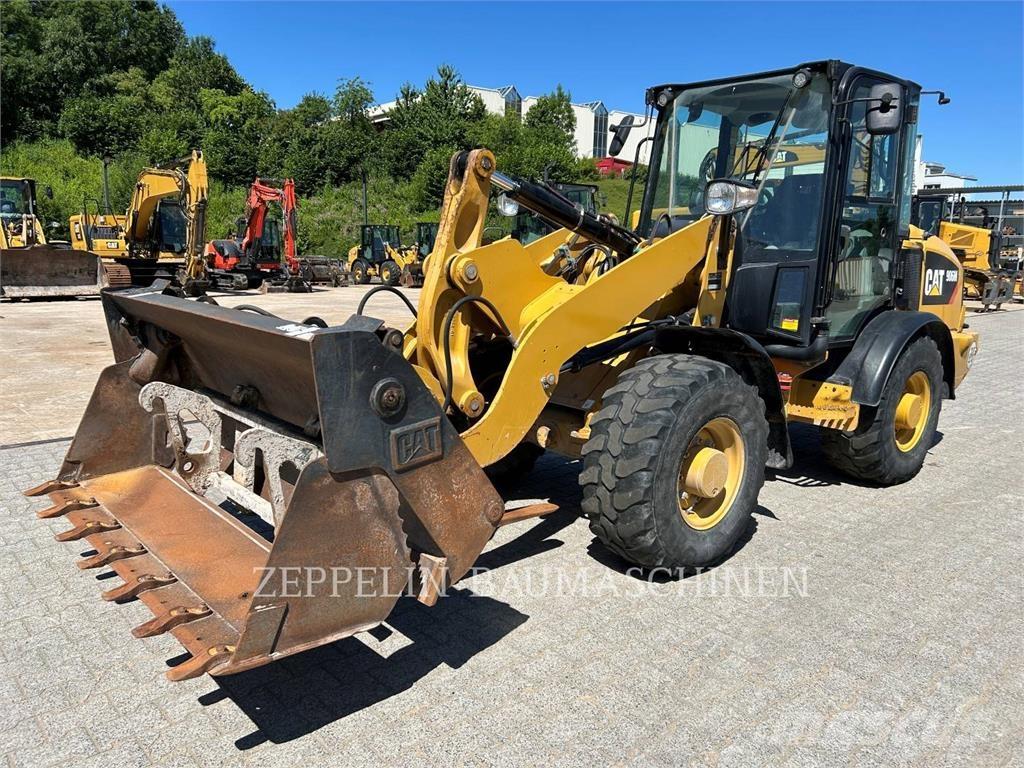 CAT 906M Chargeuse sur pneus
