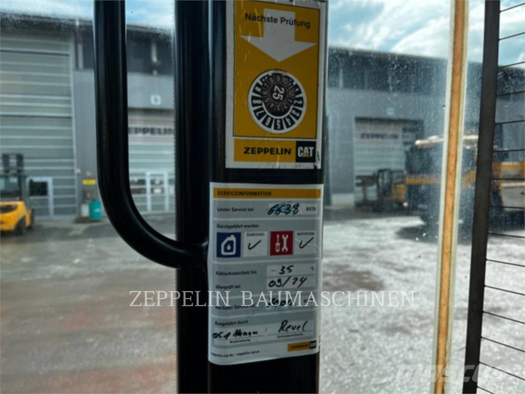 CAT 906M Chargeuse sur pneus