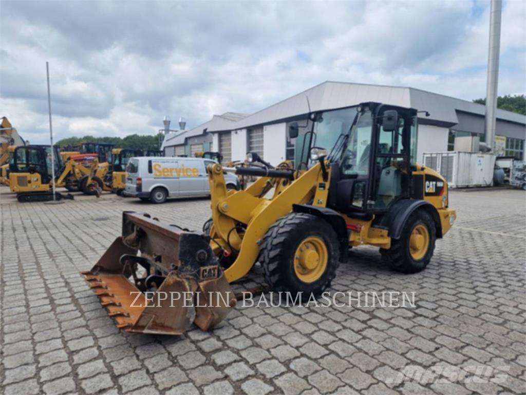 CAT 906M Chargeuse sur pneus