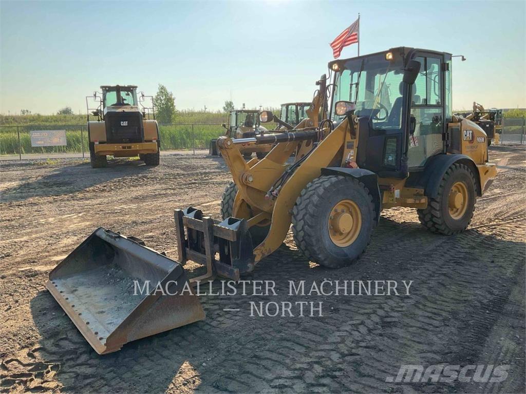 CAT 906M Chargeuse sur pneus