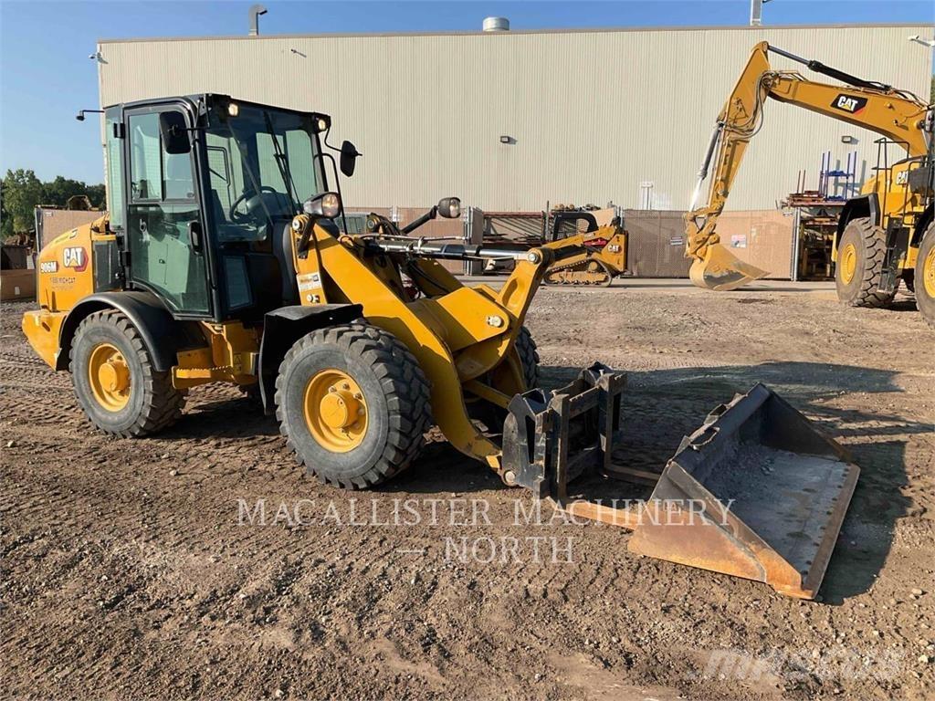 CAT 906M Chargeuse sur pneus