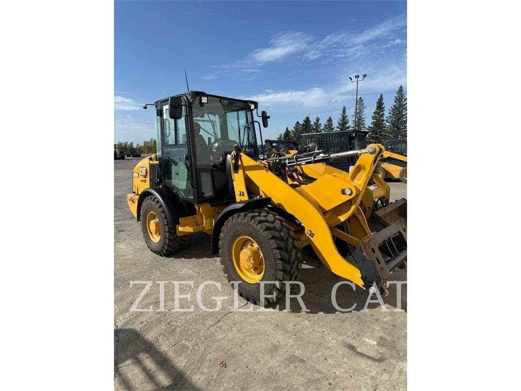 CAT 906M Chargeuse sur pneus
