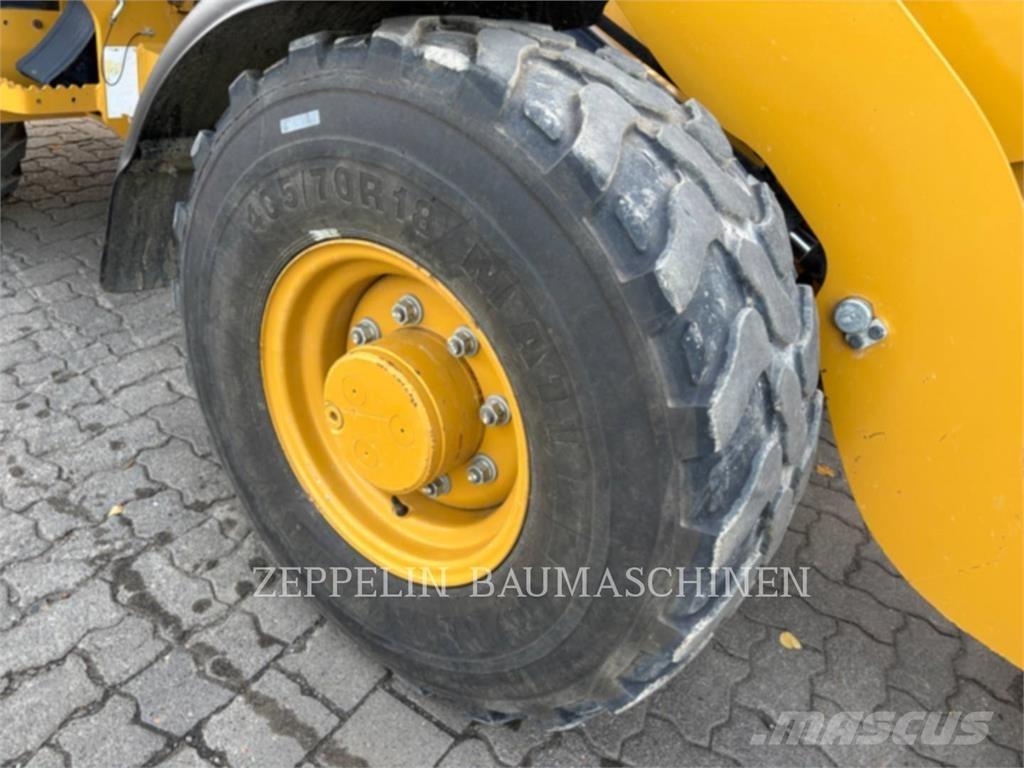 CAT 906M Chargeuse sur pneus