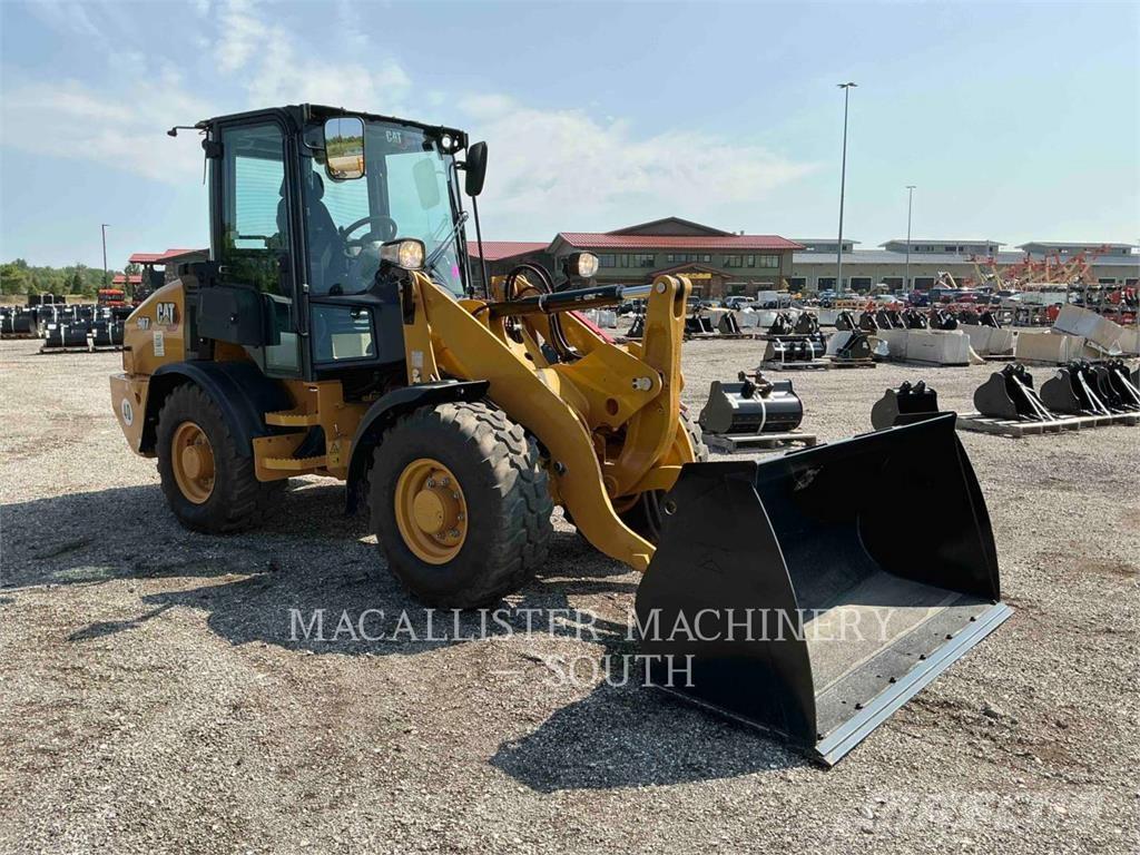 CAT 907 Chargeuse sur pneus
