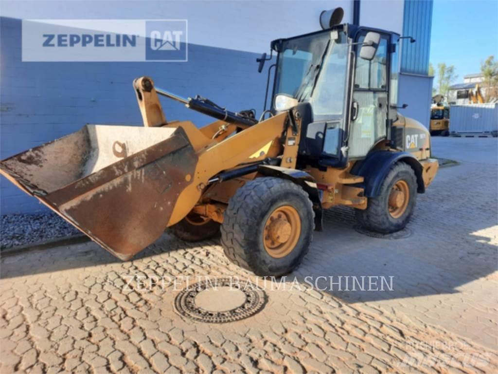 CAT 907H Chargeuse sur pneus