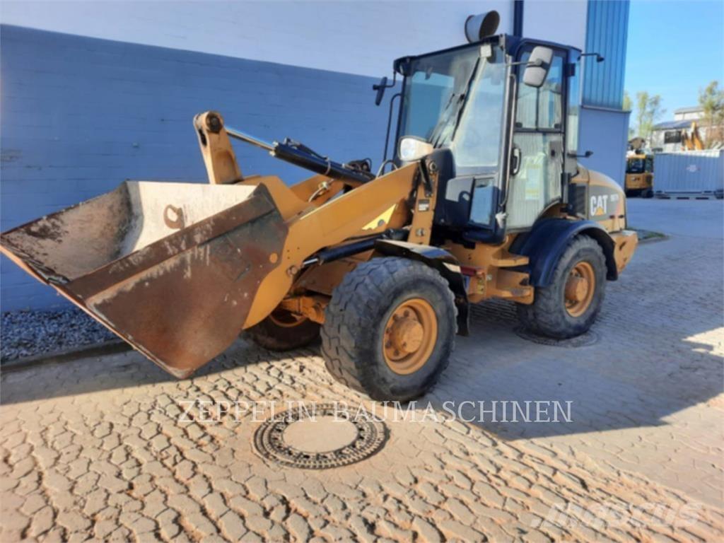 CAT 907H Chargeuse sur pneus