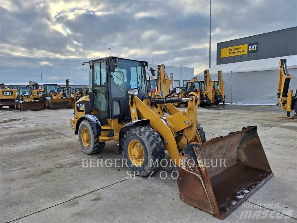 CAT 907M Chargeuse sur pneus
