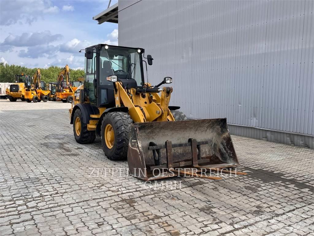 CAT 907M Chargeuse sur pneus