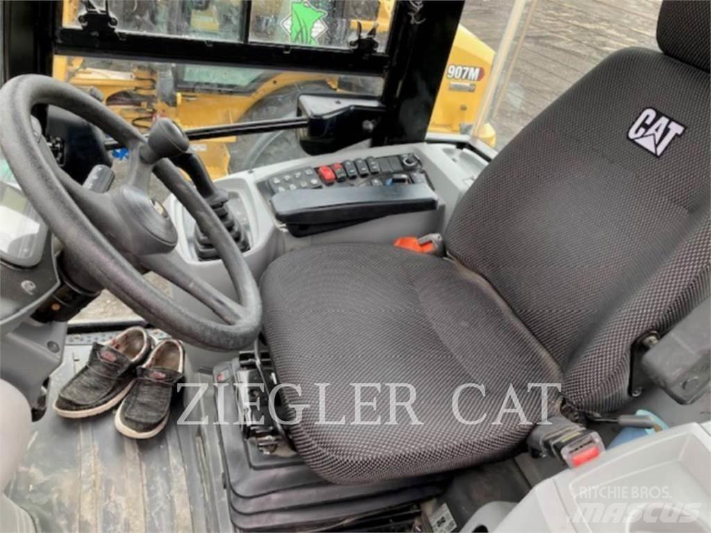 CAT 907M Chargeuse sur pneus