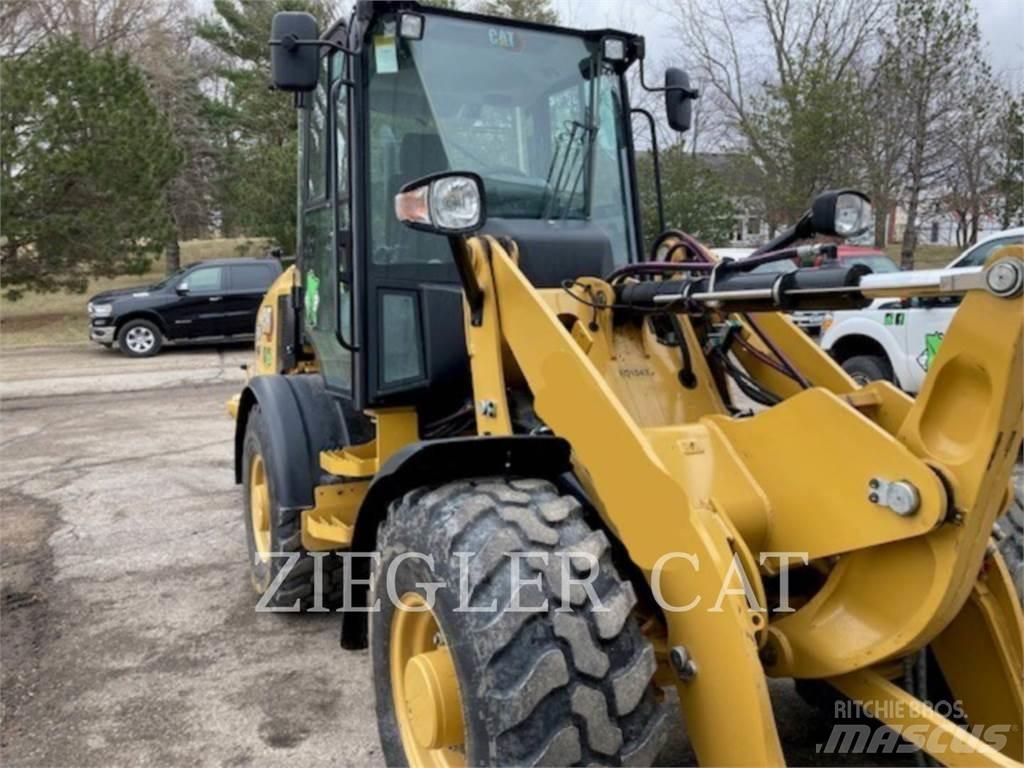 CAT 907M Chargeuse sur pneus