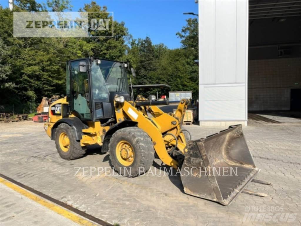 CAT 907M Chargeuse sur pneus
