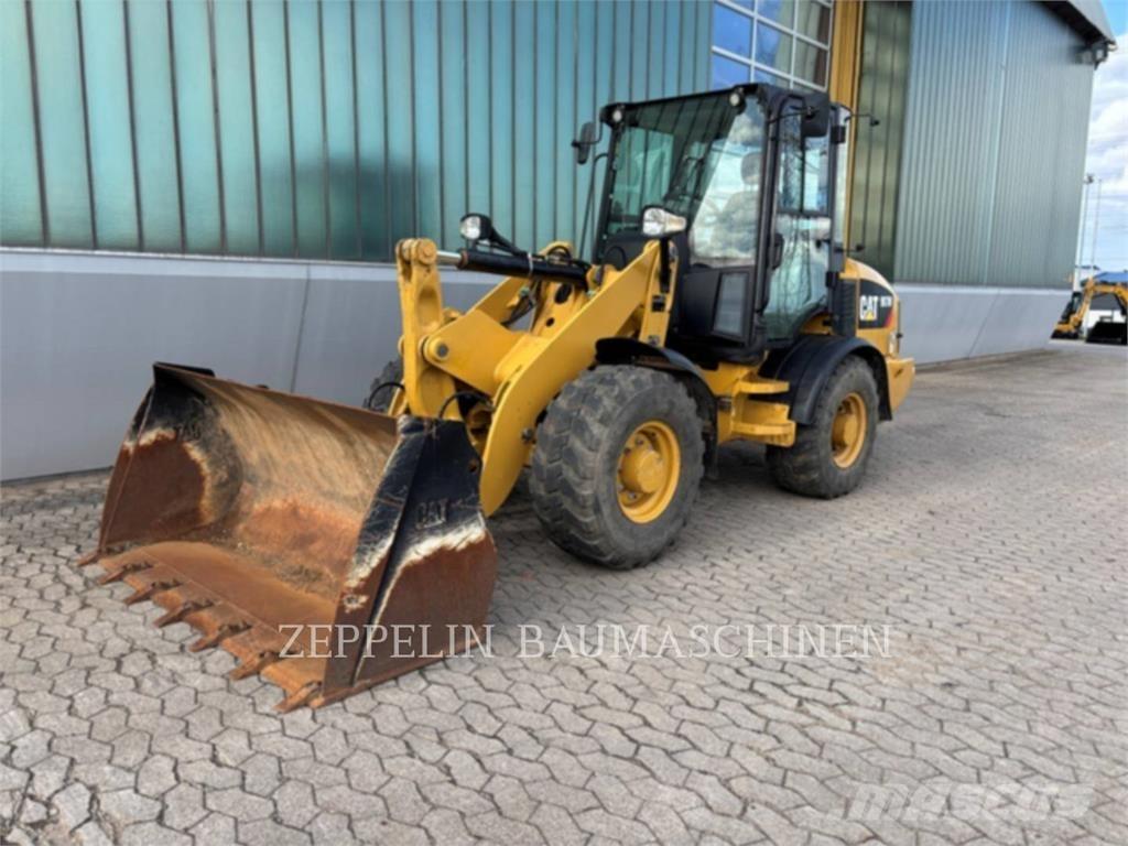 CAT 907M Chargeuse sur pneus