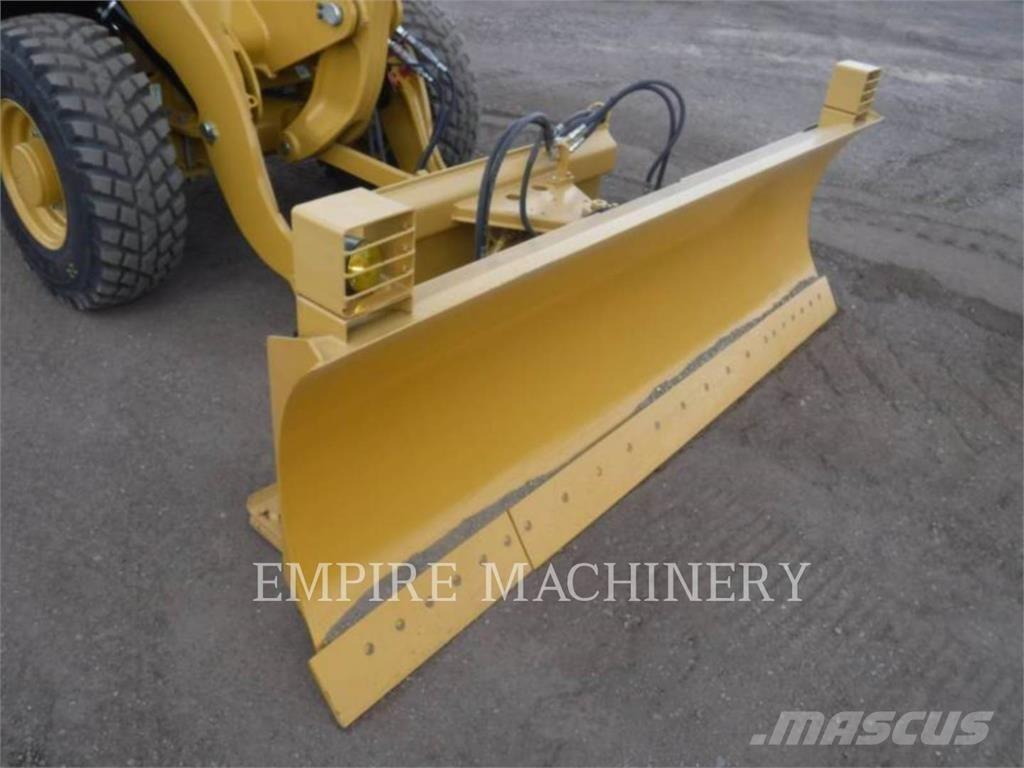 CAT 907M Chargeuse sur pneus