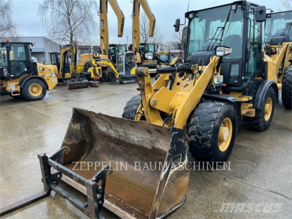 CAT 907M Chargeuse sur pneus