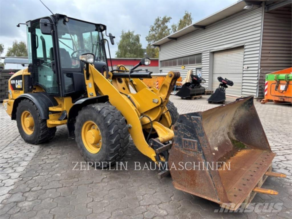 CAT 907M Chargeuse sur pneus