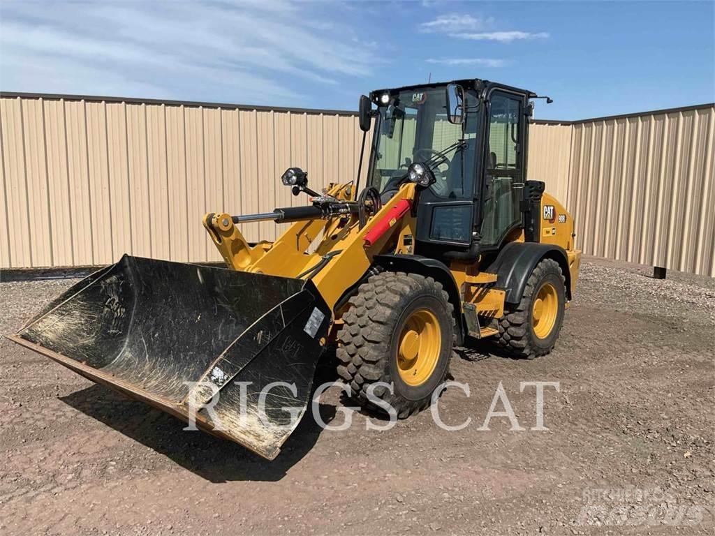 CAT 908 Chargeuse sur pneus