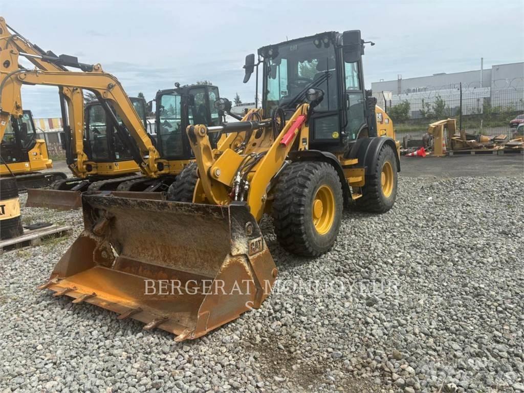 CAT 908 Chargeuse sur pneus