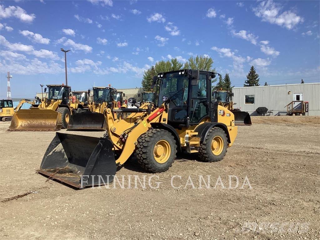 CAT 908 Chargeuse sur pneus