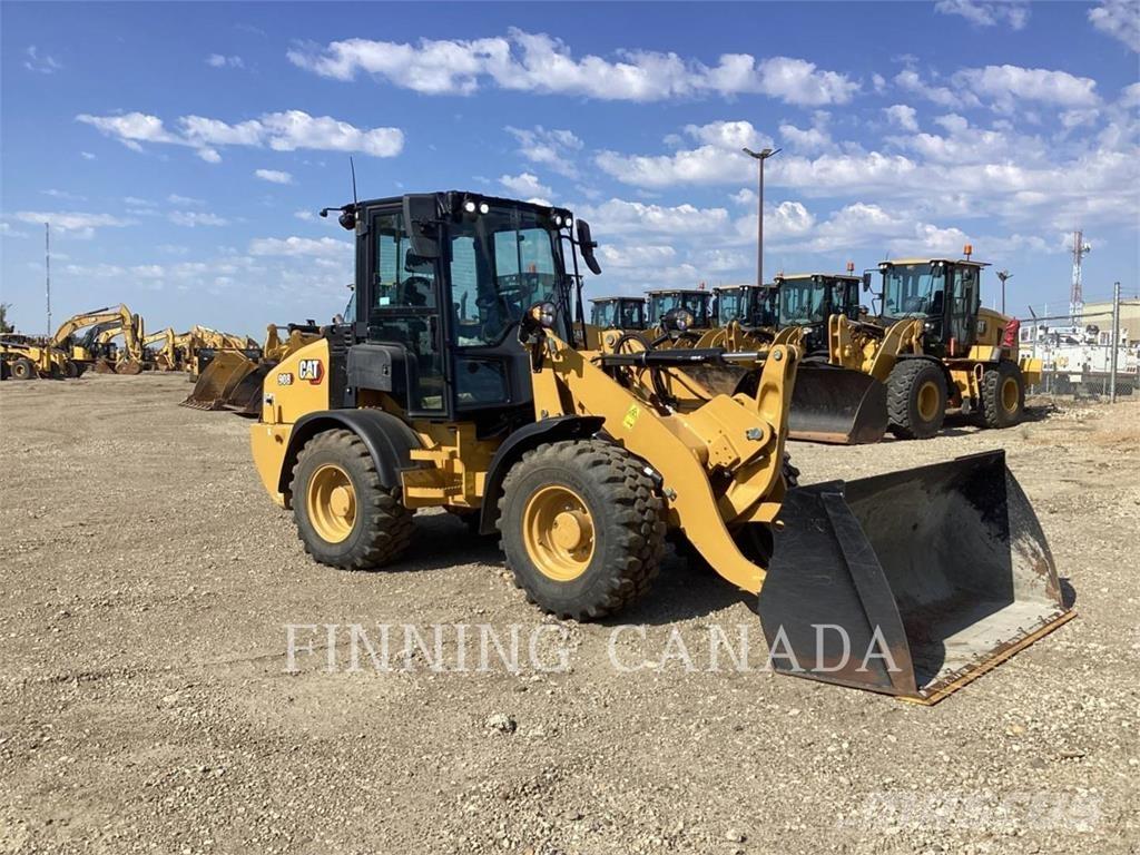 CAT 908 Chargeuse sur pneus