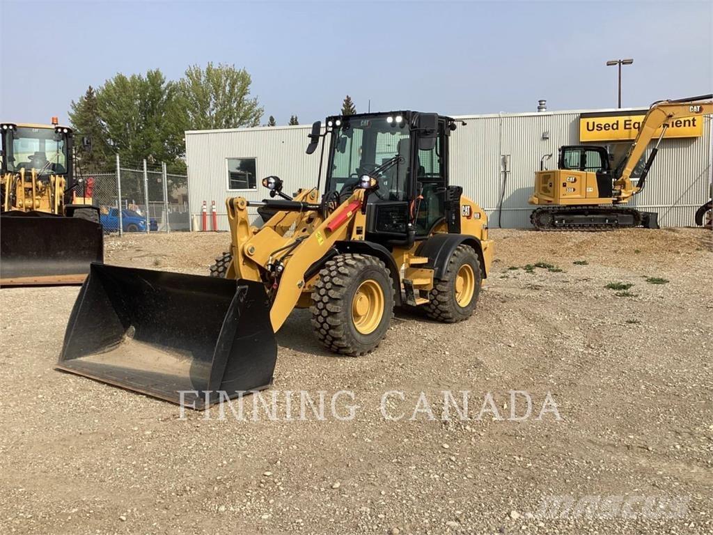 CAT 908 Chargeuse sur pneus