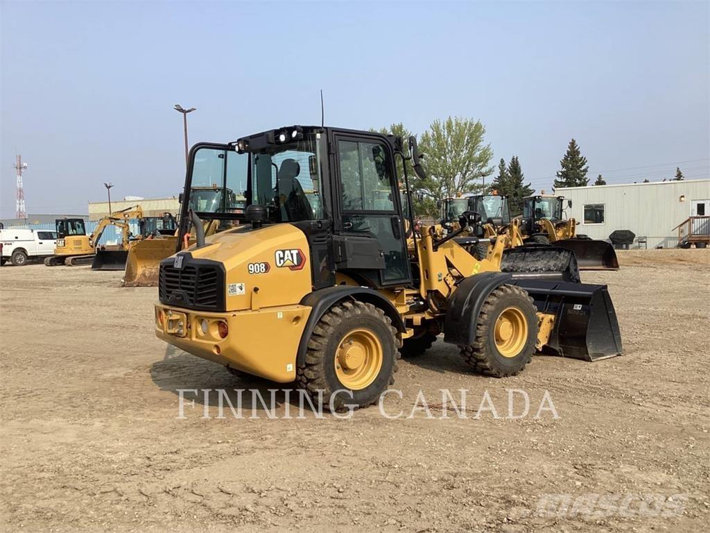CAT 908 Chargeuse sur pneus