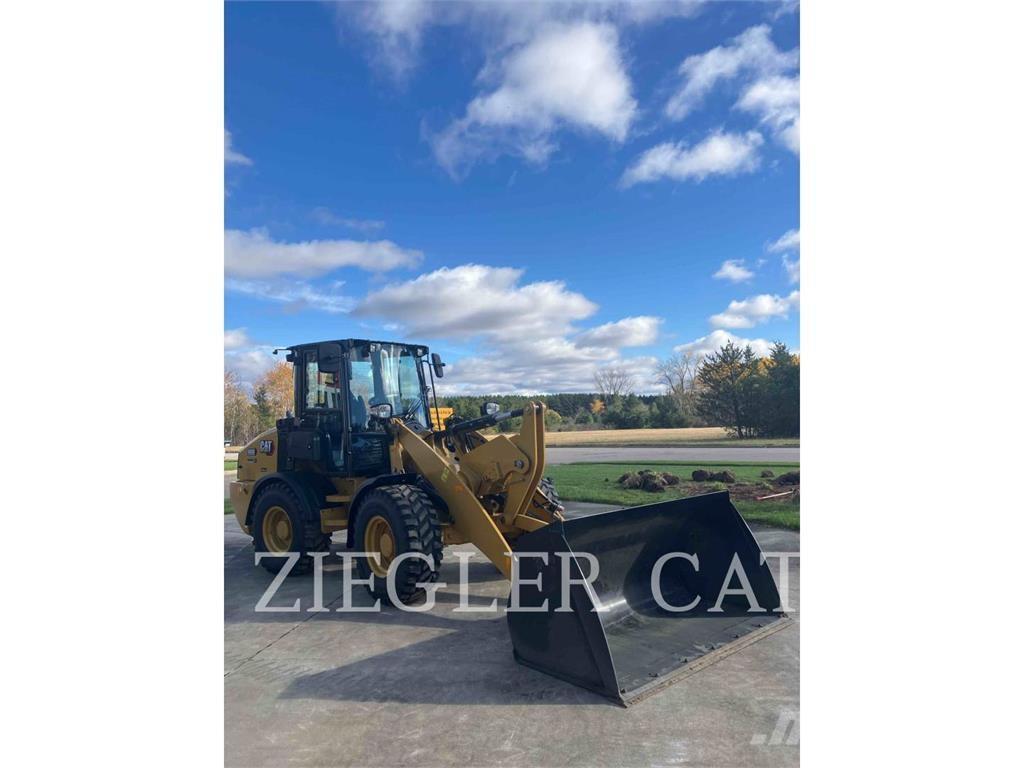CAT 908 Chargeuse sur pneus