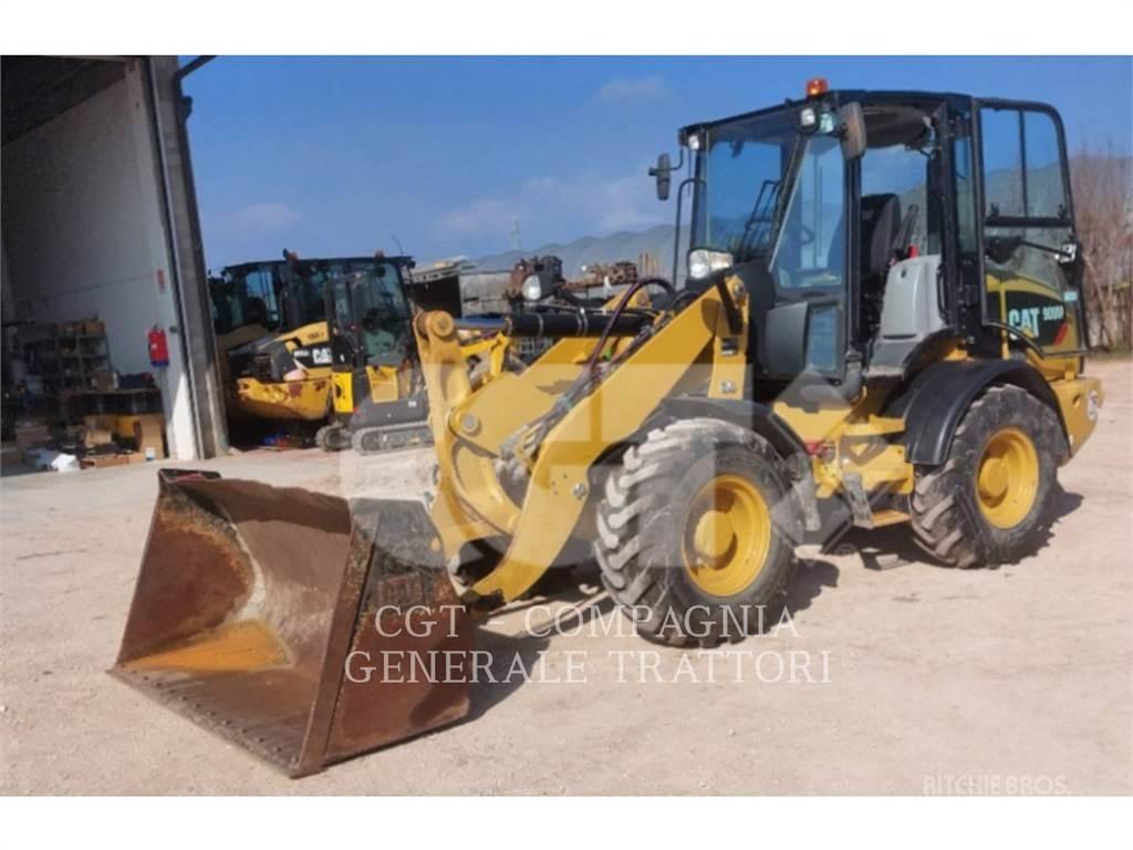 CAT 908 M Chargeuse sur pneus